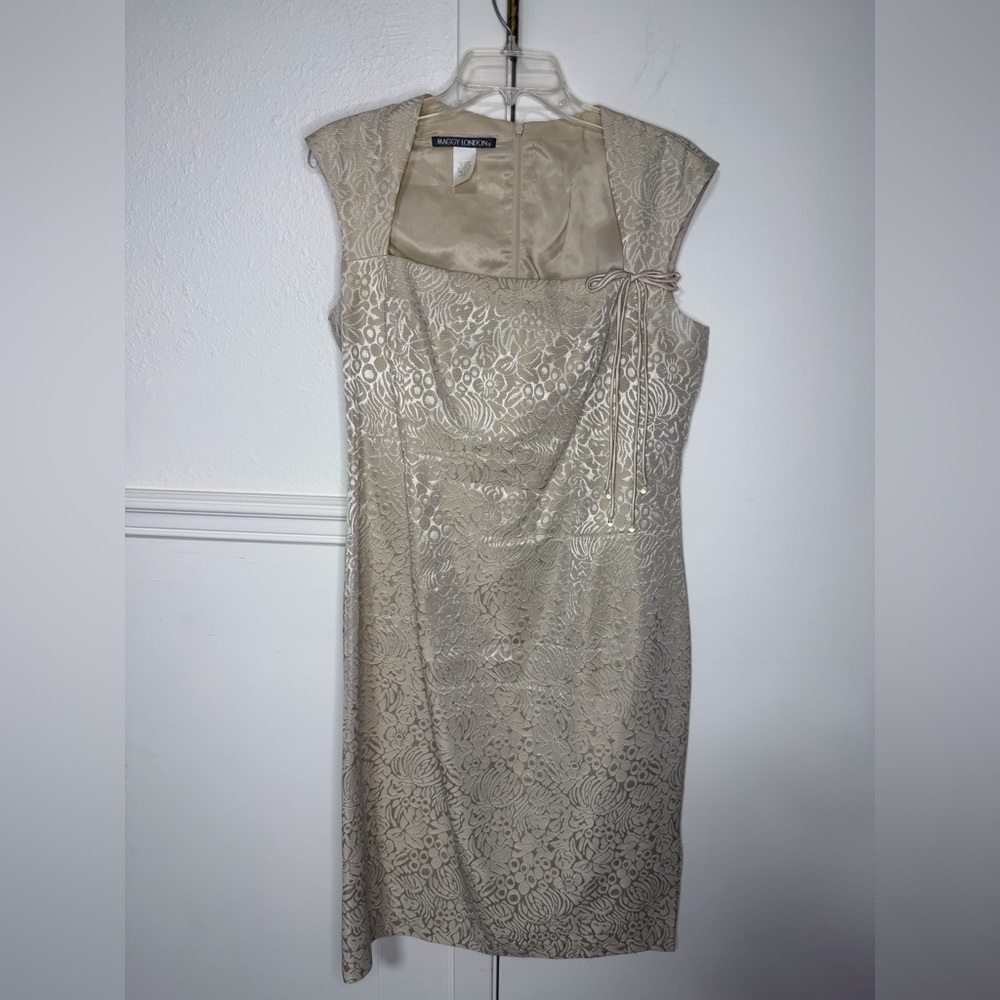 Maggy London Cream Dress with cute bow detail size 12
